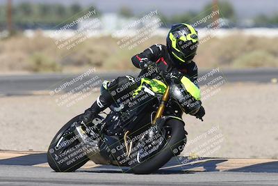 media/Oct-13-2025-Moto Forza (Mon) [[a66d839500]]/3-B Group/Session 3 (Turn 16)/
